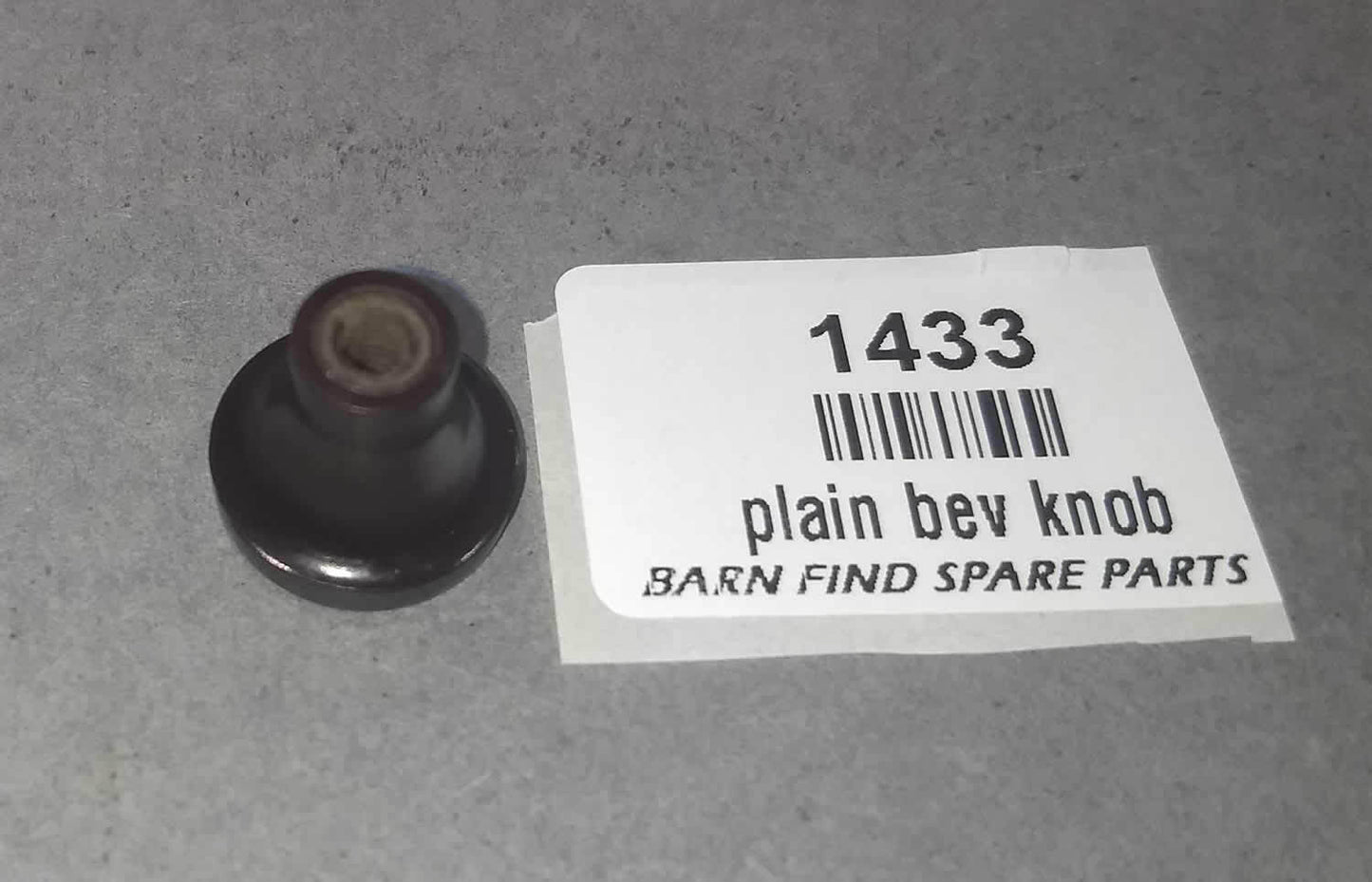 Lucas Threaded panel knob1