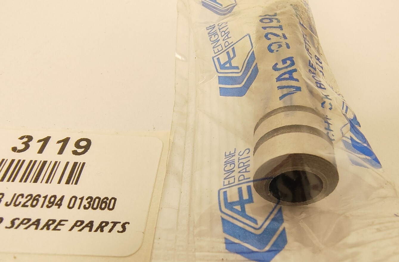 Jaguar Exhaust guide - new old stock Pns: VAG 92198 JC26194 0130604