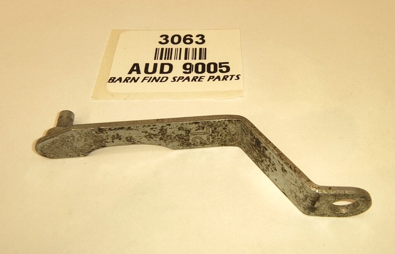 SU Carburettor choke/jet pick up Left Link/lever for rear carbie. AUD 9005 NOS3