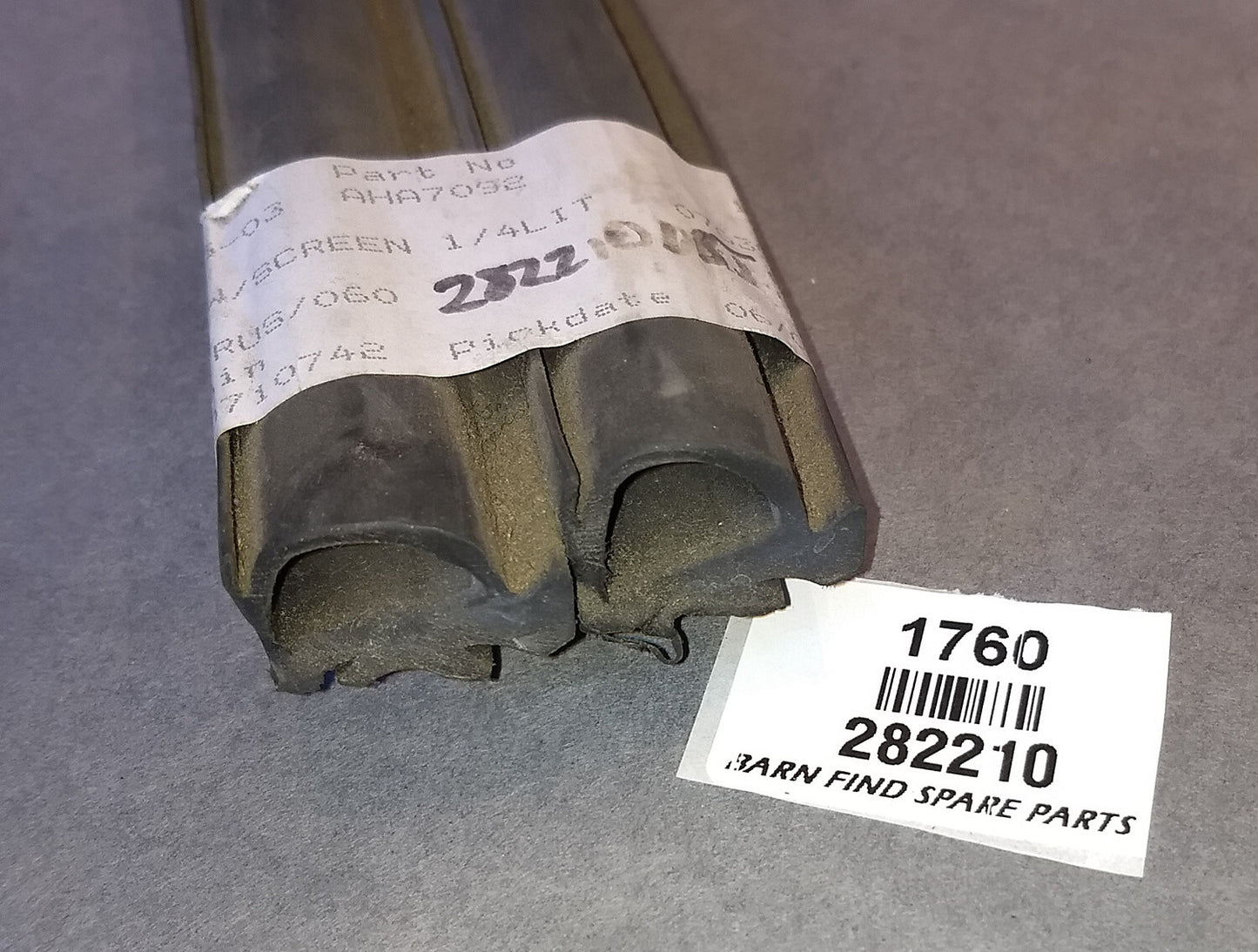 Pair of "A Pillar" QUARTER LIGHT Window Seal 2822101