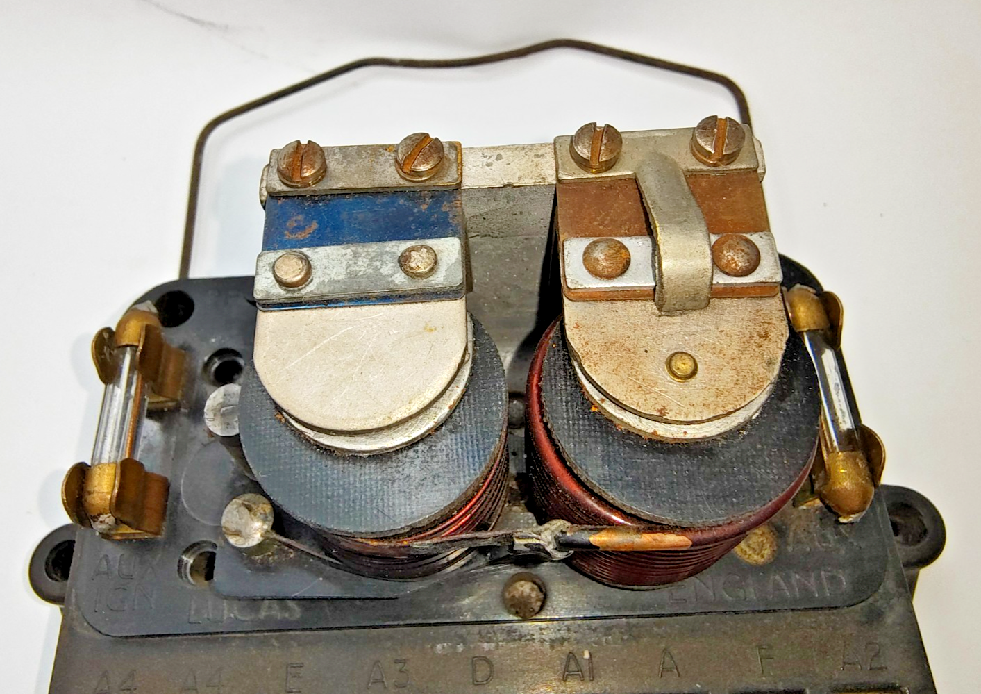 Lucas Original USED 12 Volt RF91 L4 334573 Regulator/Control Box, Bakelite Lid15