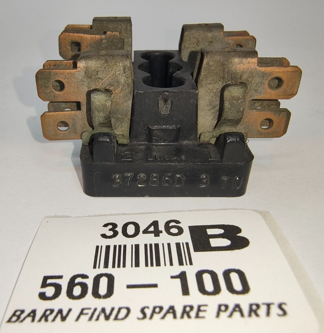 Original Bakelite Lucas Used MG fuse box 2 fuse 4FJ 560-100 Sold separately10