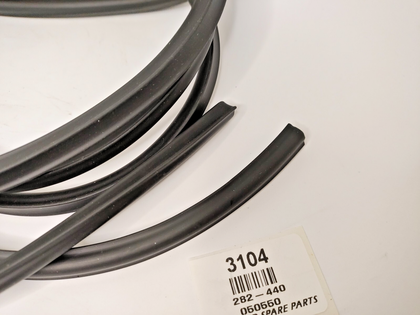 Windscreen Lock Strip MGBGT Jaguar 282440 050550 3.5 metres long New Old stock3