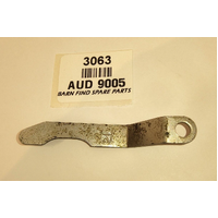 SU Carburettor choke/jet pick up Left Link/lever for rear carbie. AUD 9005 NOS