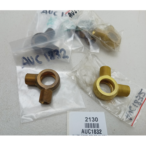 SU Double Brass 90ø Banjo AUC1832 - 1/4" BSP Thread . Alternate part number 370-140, sold individually. New Old Stock
