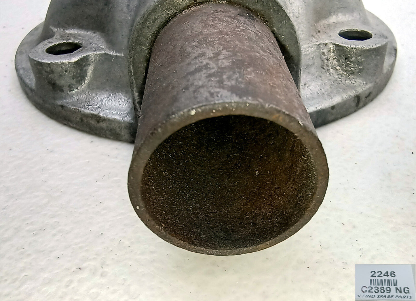  Jaguar Engine Oil Breather Housing C2389, Used Condition2