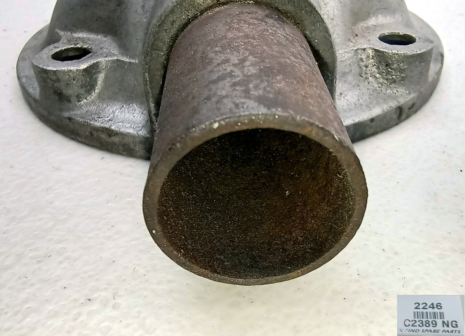  Jaguar Engine Oil Breather Housing C2389, Used Condition2