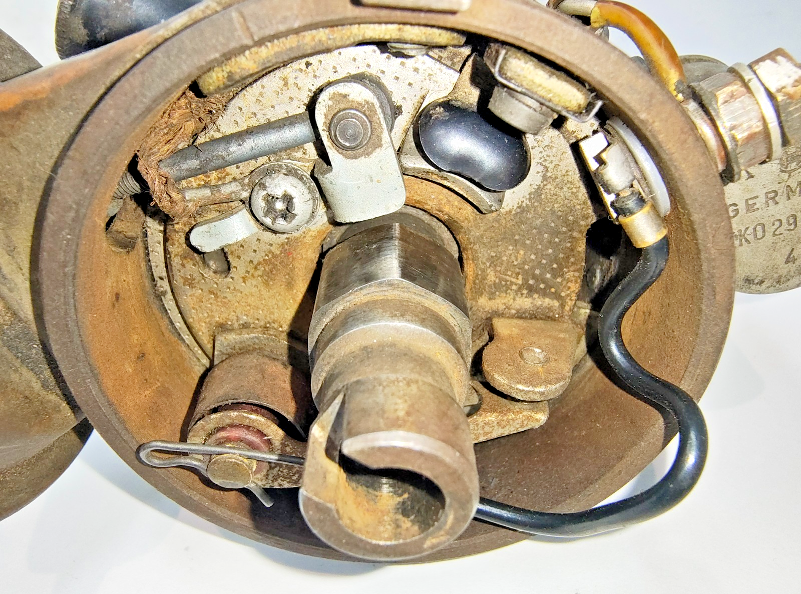 Original Genuine Bosch distributor U-VJU6BR41 GMH 7402892 suit Holden grey motor11