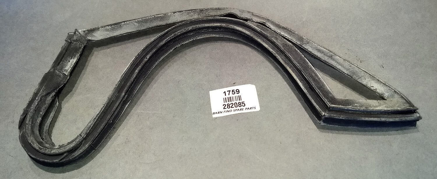 MG Quarter Vent LHS Window Seal 2820850