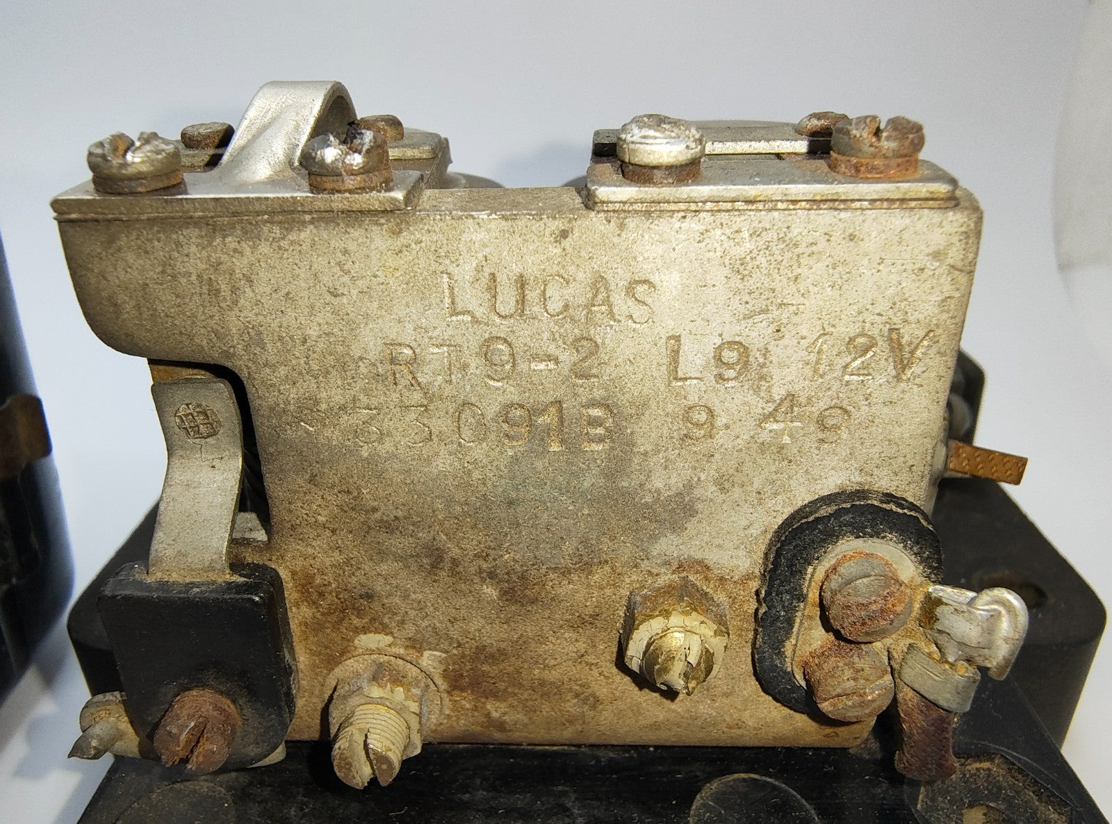 ORIGINAL Used LUCAS RF95/2 L4 12V Voltage Regulator 37076E Date Stamped 9 4913
