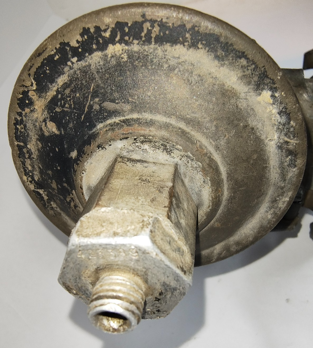 Original Lucas DM2P4 40530A USED 4 cylinder distributor date stamped 11 583