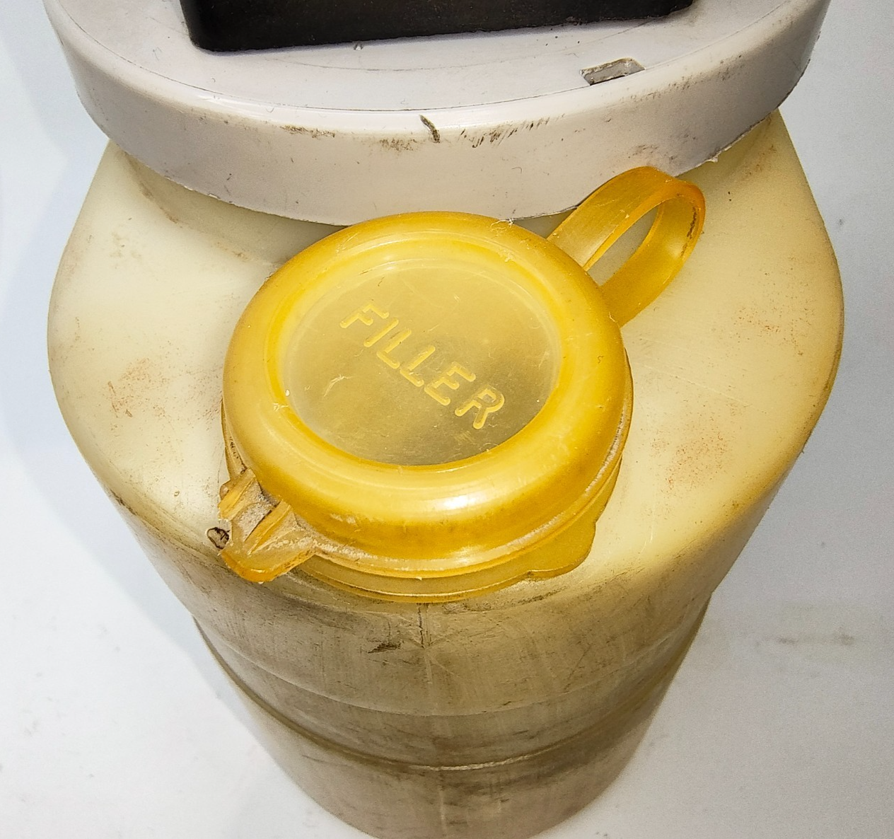 Lucas 5SJ  Screenjet Used Wiper Washer Bottle & Pump Assembly & cap Used C254384