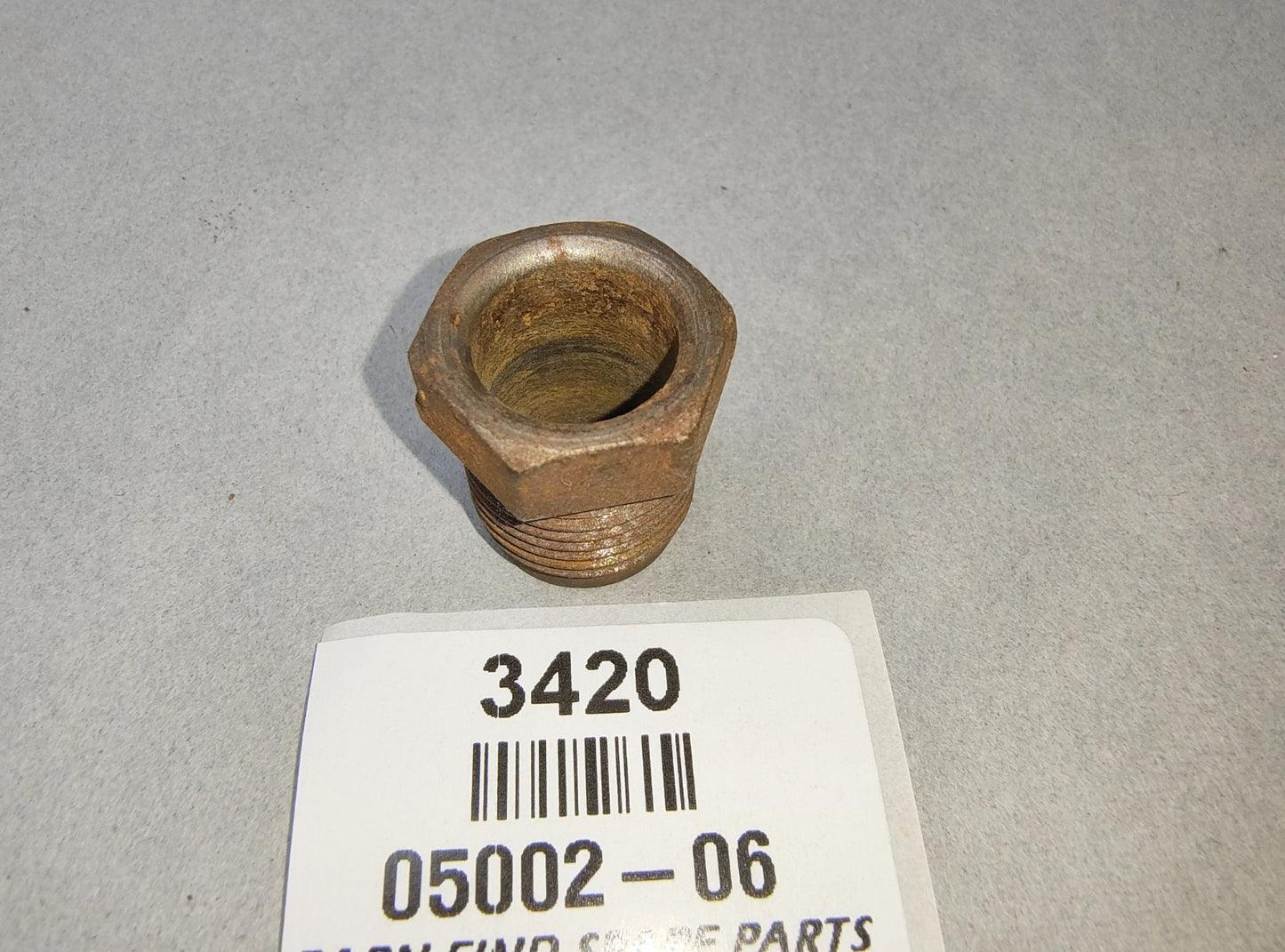 Tube Nut 3/8" BSP 05002-06 New Old Stock2