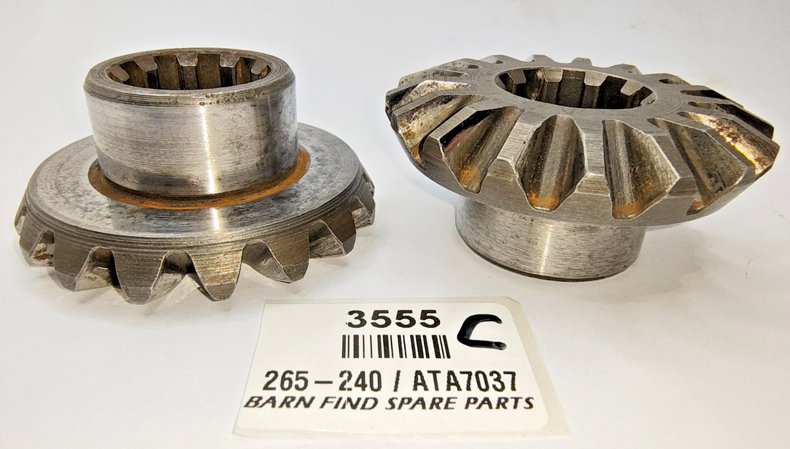 Pair of Original differential Spider Gears 265240 ATA7037 Some MG Austin Morris17