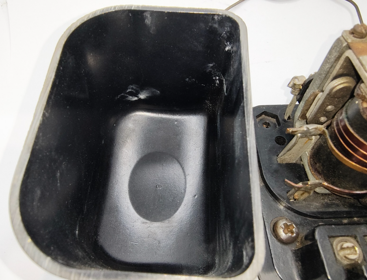 LUCAS Original vintage used RB106-1 37138B 12 Volt Regulator/Control Box9