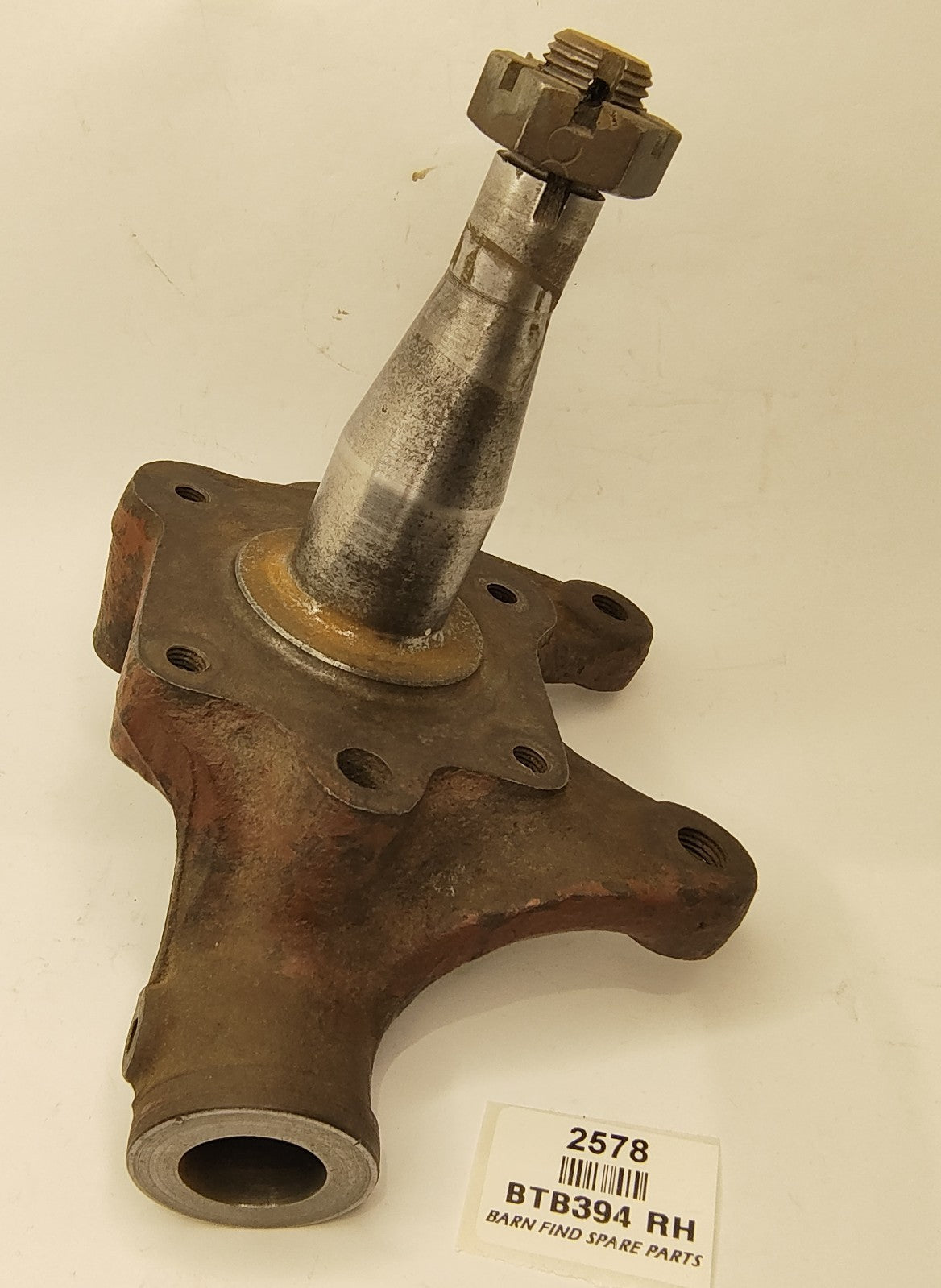MG B Right Hand Stub / Hub King Pin BTB394 RH  Reconditioned Used3