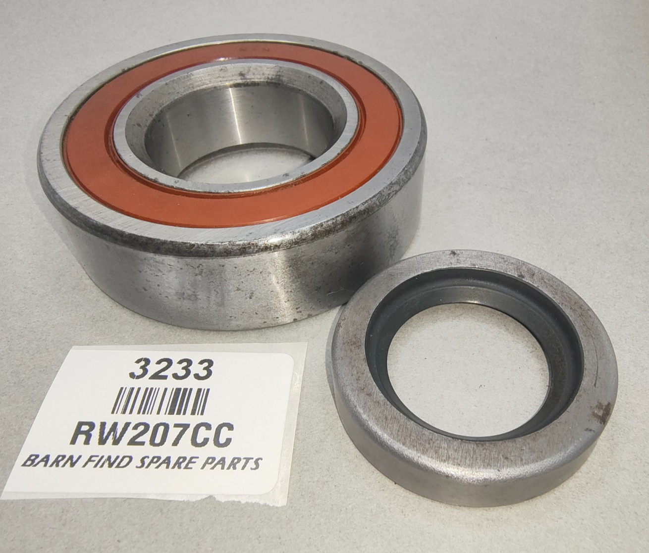 NTN RW207CC Bearing ID 35 mm OD 72 mm  Width 21 mm & axle seal New Old Stock1