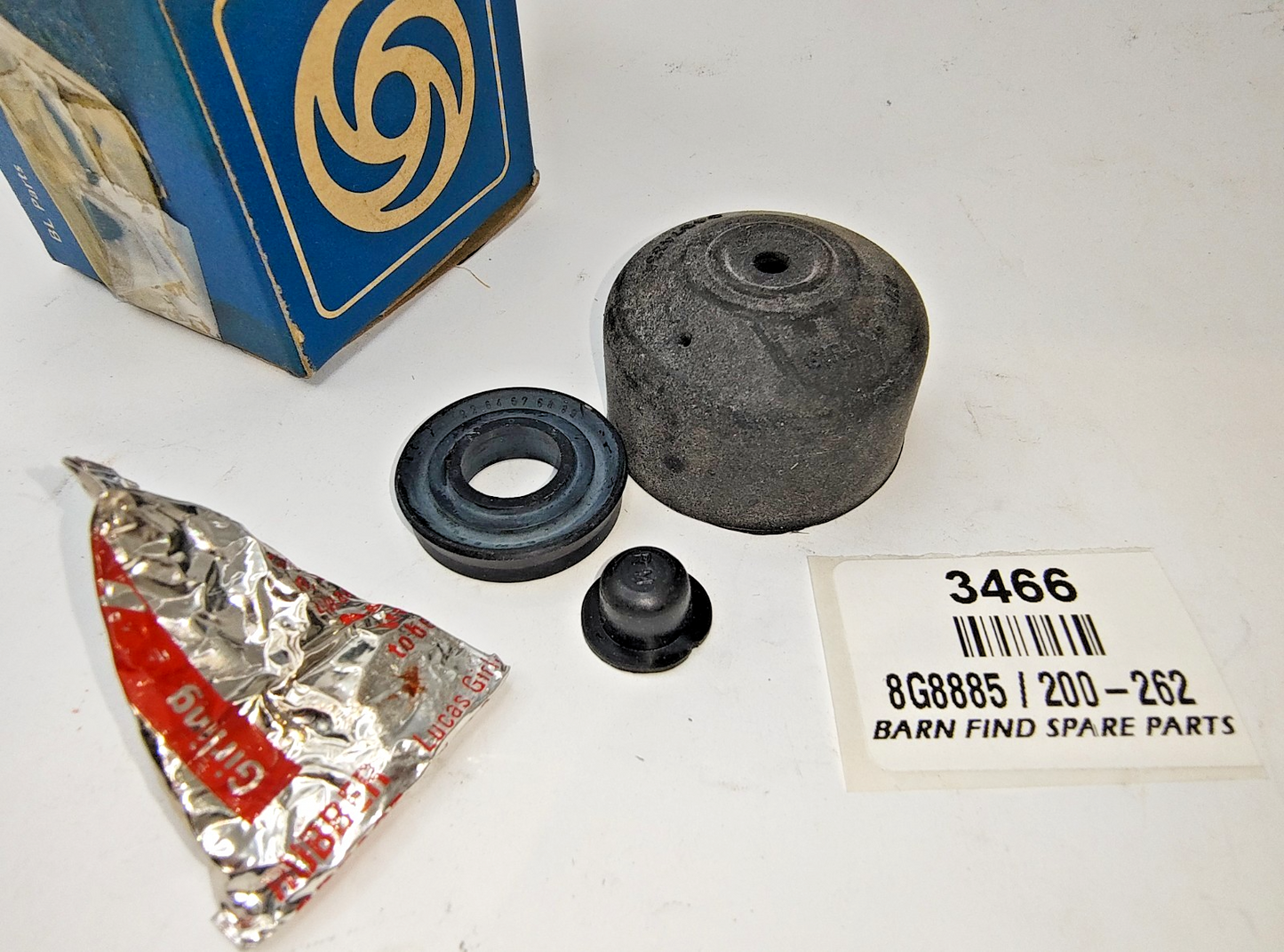 Clutch Slave Cylinder Repair Kit BL Parts New Old Stock 8G8885 / 200-2620