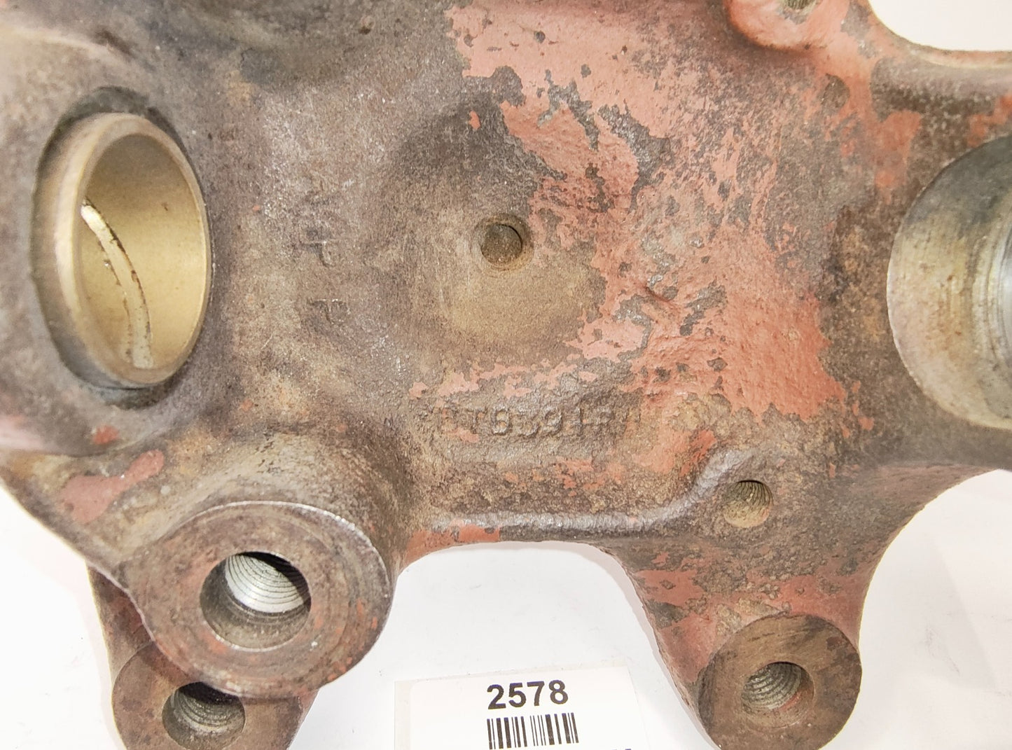 MG B Right Hand Stub / Hub King Pin BTB394 RH  Reconditioned Used7