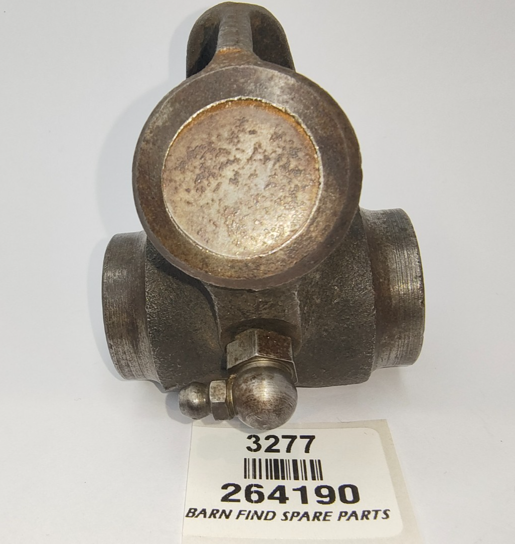 MG Original Used Cast iron FRONT SUSPENION UPPER SWIVEL LINK Left  Top 2641908
