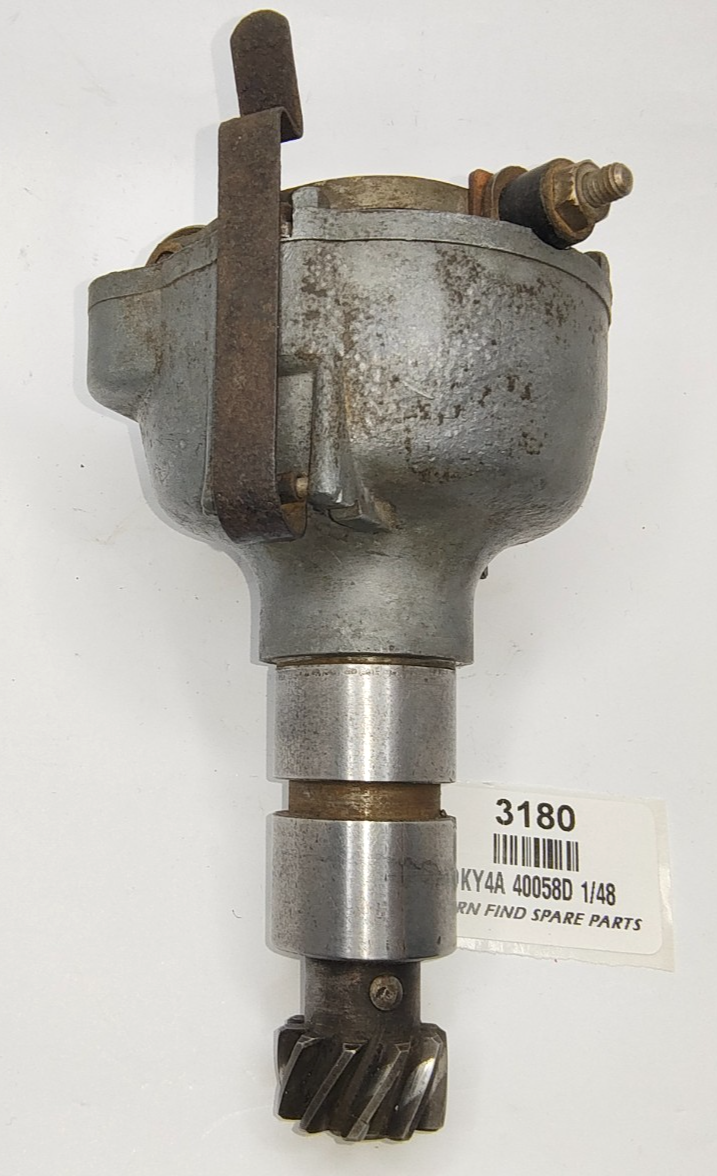 LUCAS USED DISTRIBUTOR DKY4A 40058D,  A131 Date stamped 1 48 (January 1948)3