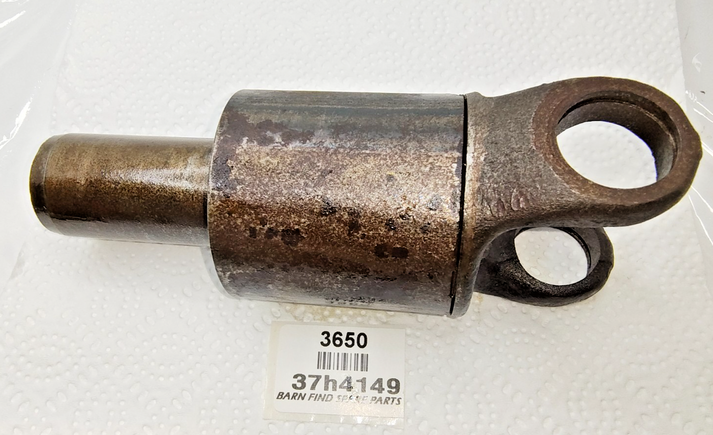 Front tail shaft slip Yoke Good Used Condition 37h4149 - 10 internal splines1