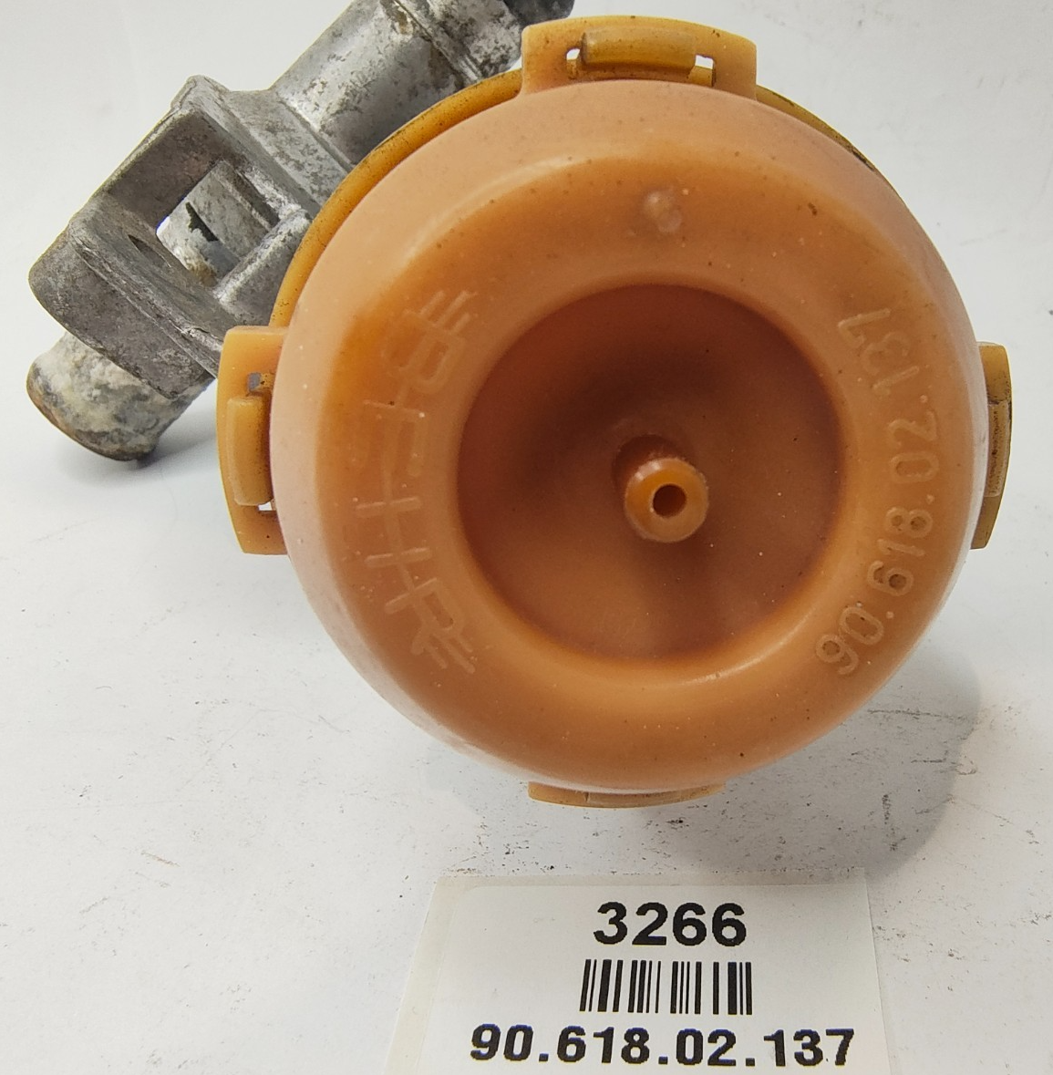 Behr Vacuum control Element  90.618.02.137 includes shut off mechanism - working9