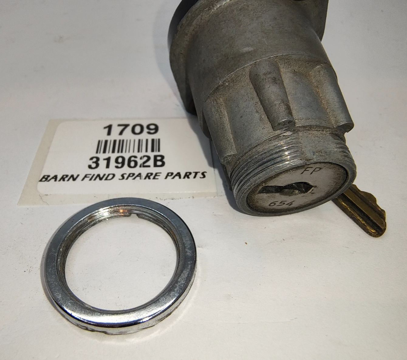 Lucas used Jaguar Ignition switch barrel assembly inc key 31962B XKE S type Mk108