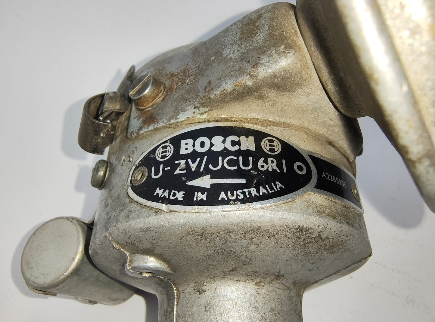 BOSCH Original Used distributor A2285550  U- ZV/JCU 6RI 0 suits slant 6 engine9