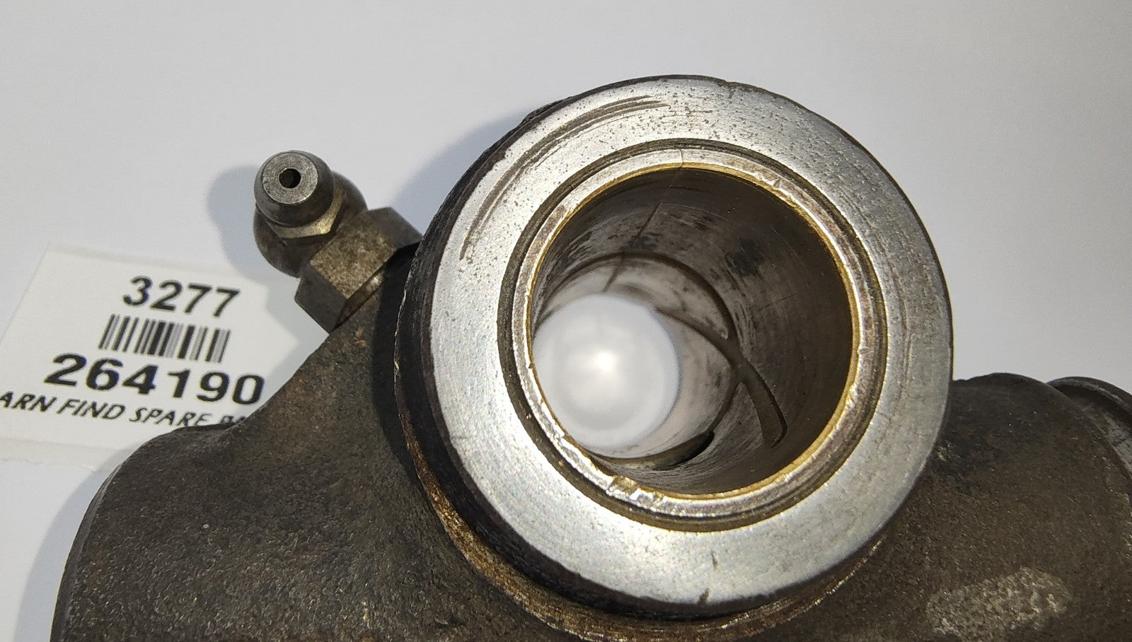 MG Original Used Cast iron FRONT SUSPENION UPPER SWIVEL LINK Left  Top 2641902