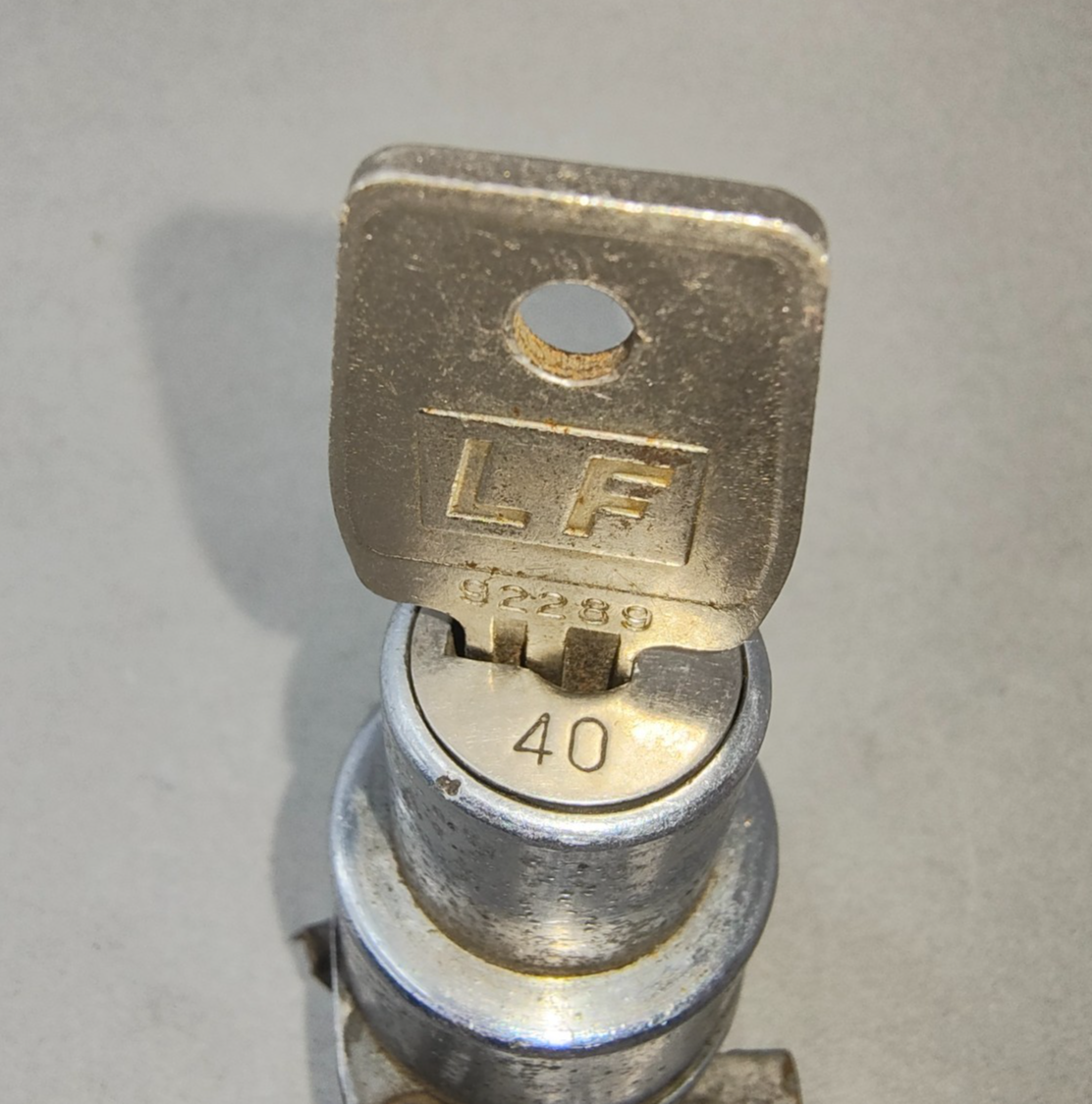 Original used Lucas Model S45 31163B ON/OFF ignition switch with key2