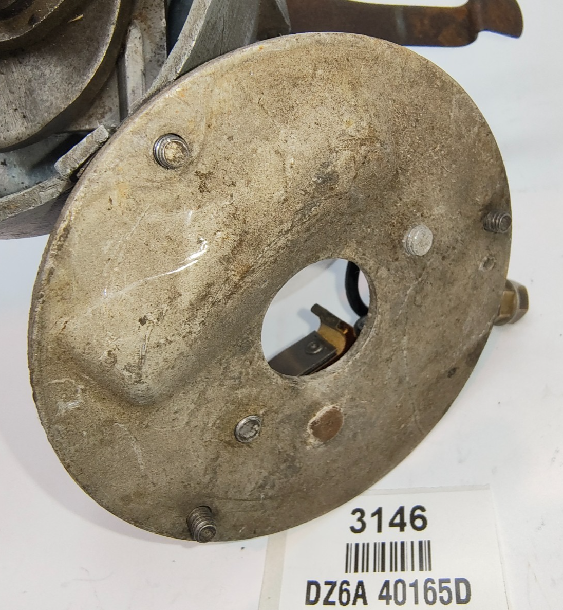Lucas Original Used Distributor DZ6A 40165D, P75 Date Stamped 5 5113