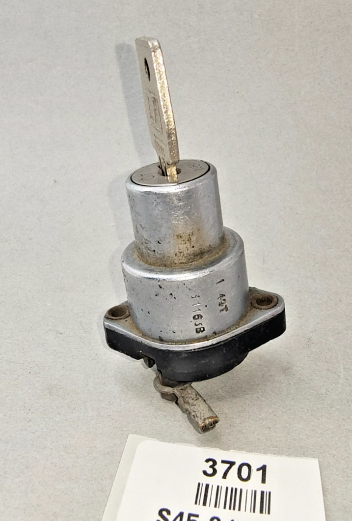 Original used Lucas Model S45 31163B ON/OFF ignition switch with key3