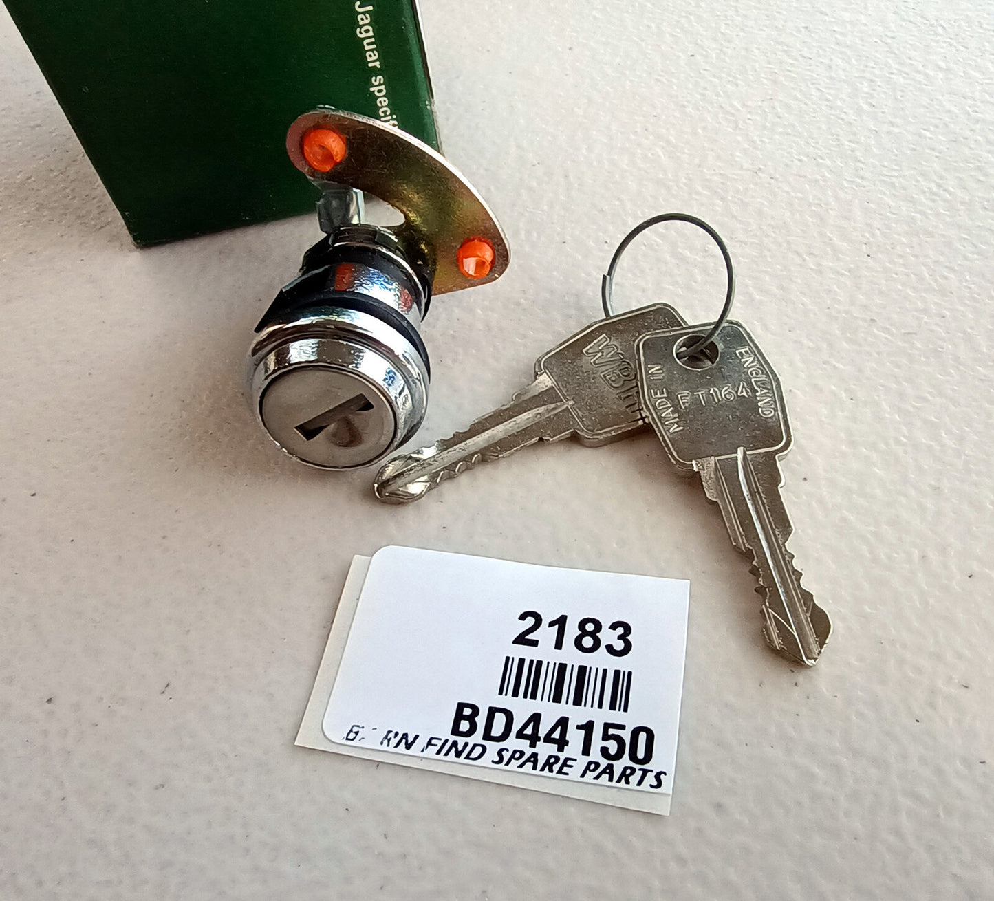 Original Jaguar DOOR LOCK with two Keys, BD44150. New Old Stock.0