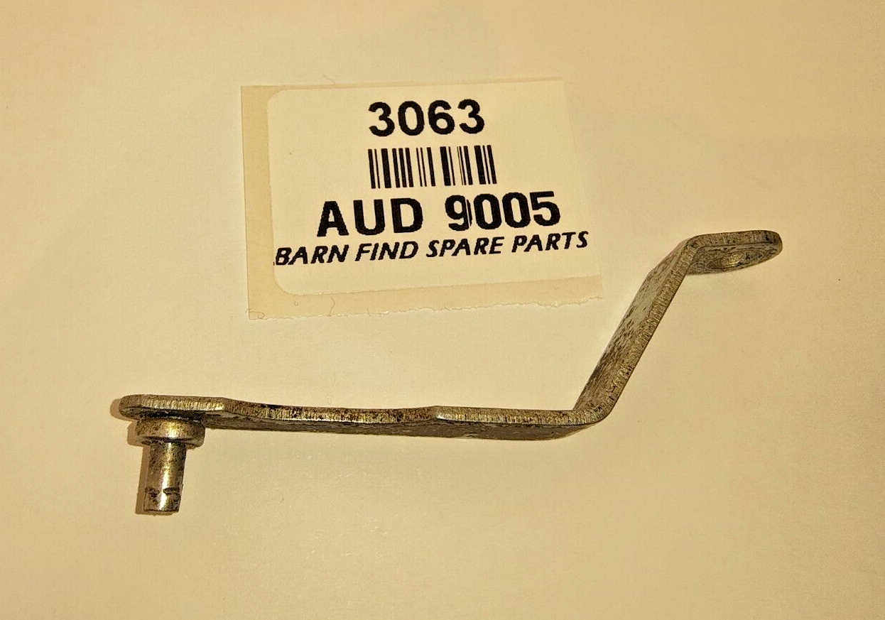SU Carburettor choke/jet pick up Left Link/lever for rear carbie. AUD 9005 NOS2