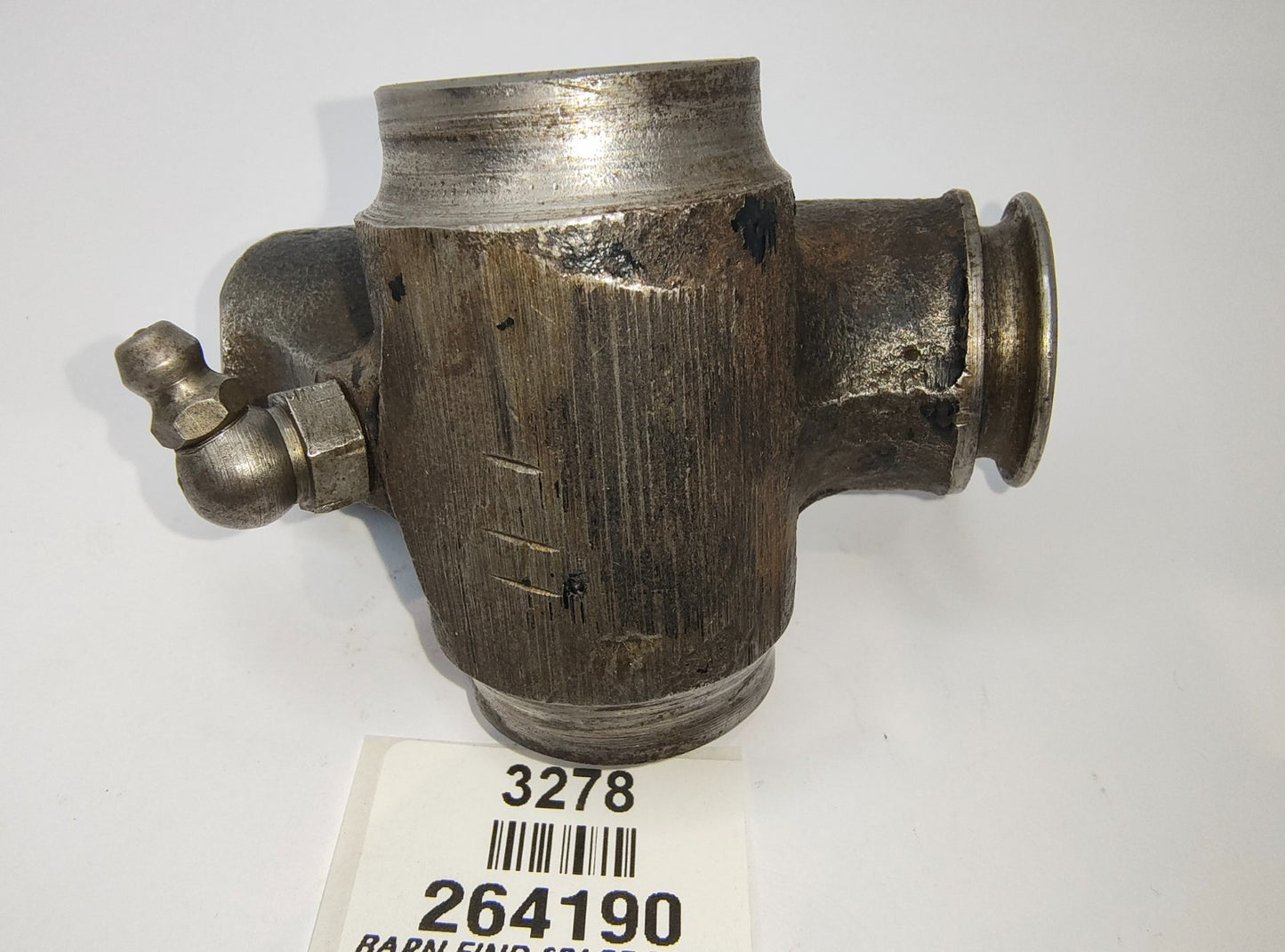 MG Original Used Cast iron FRONT SUSPENION UPPER SWIVEL LINK Left  Top 2641906