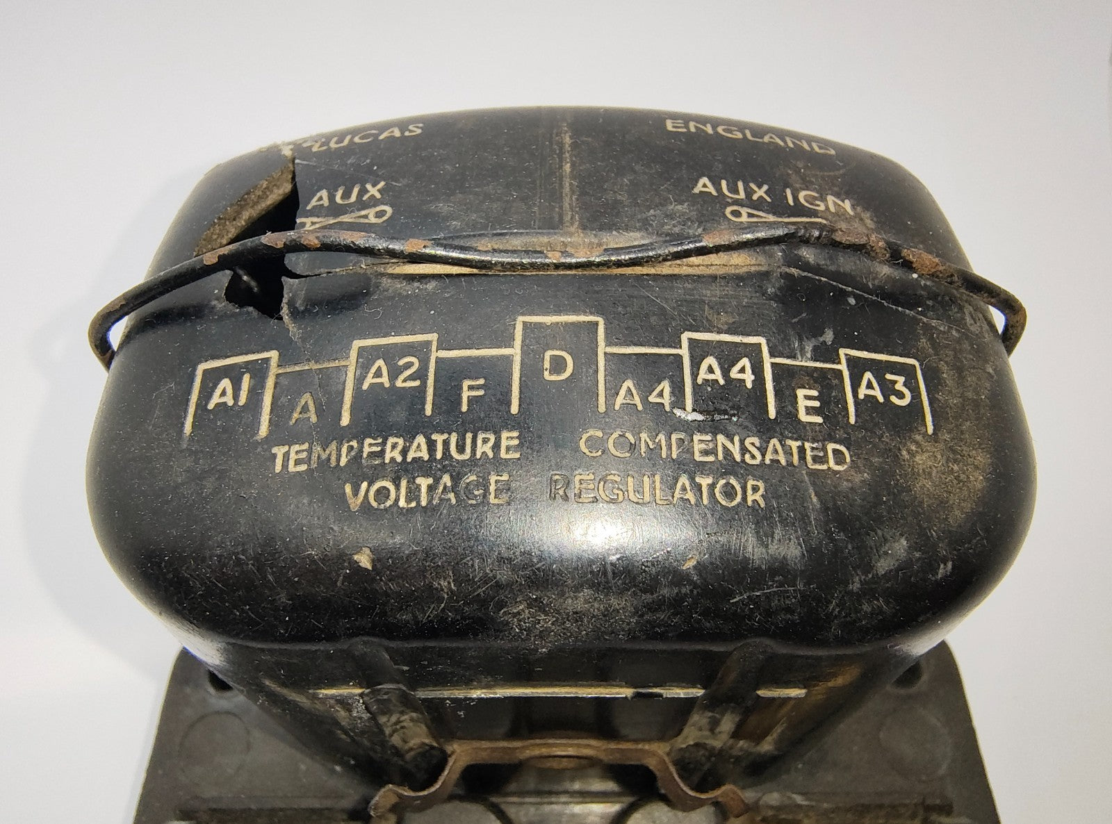 ORIGINAL Used LUCAS RF95/2 L4 12V Voltage Regulator 37076E Date Stamped 9 491