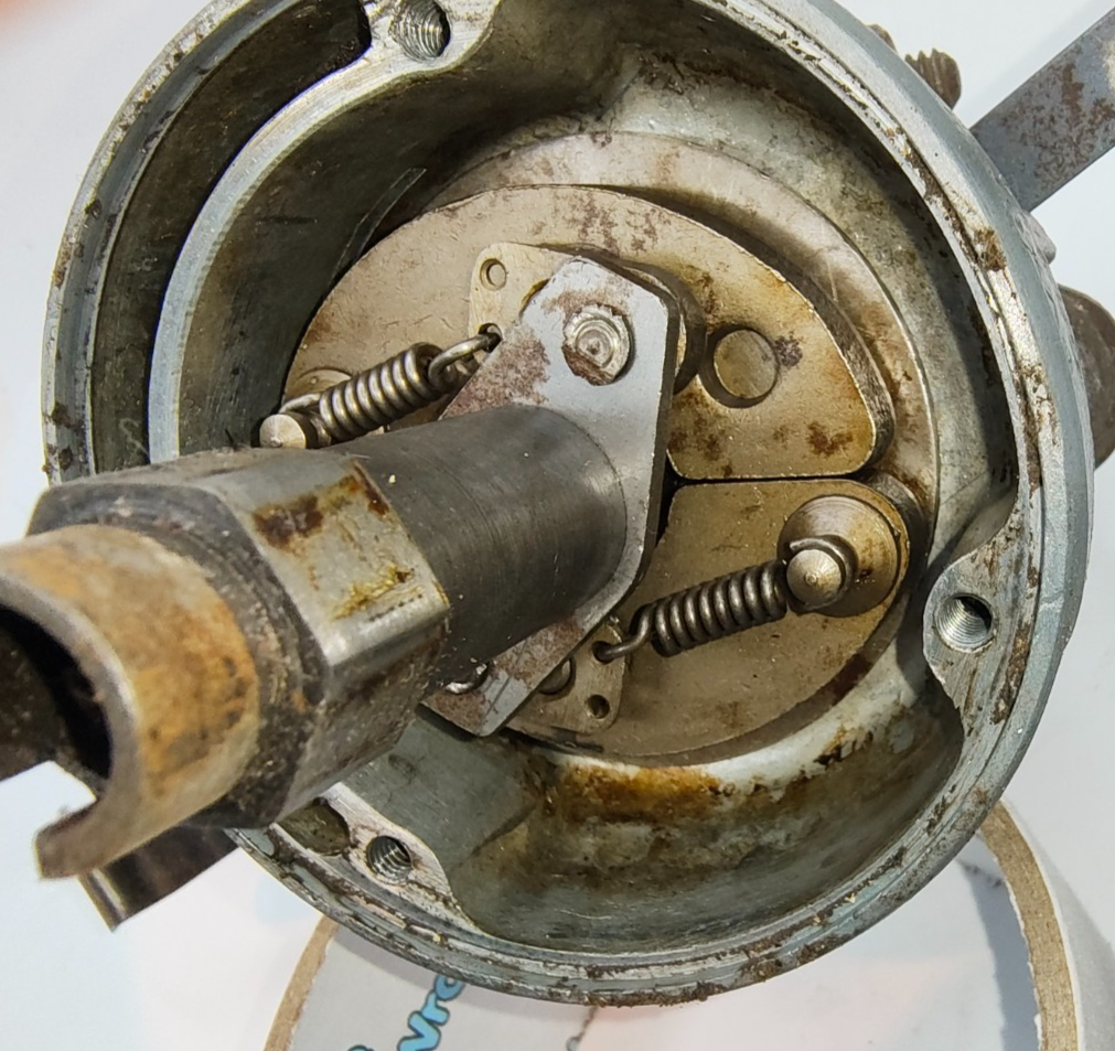 Lucas Original Used Distributor DVX6A 40200B, G97 Date Stamped 10 5015