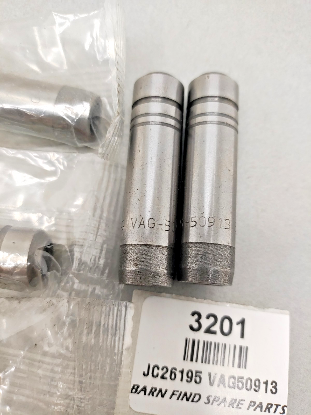 6x Jaguar Exhaust guide +.006 - new old stock Pns: JC26195 VAG50913 EOF1