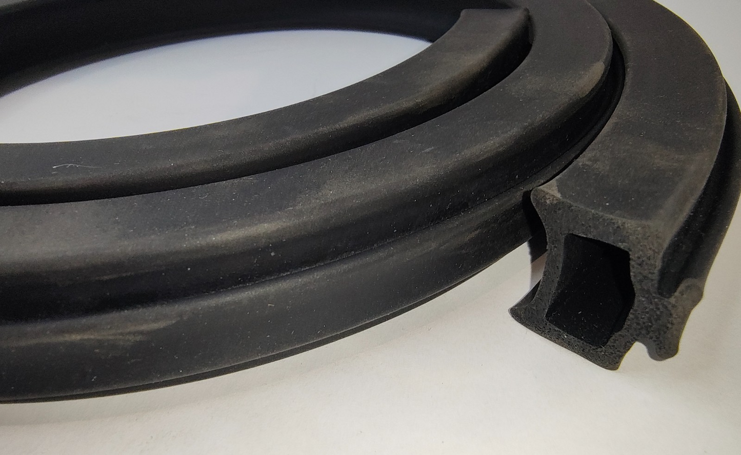 Header Rail Seal, New Old Stock 453-610 / BHH2273 To Suit MG B MG MIDGET1