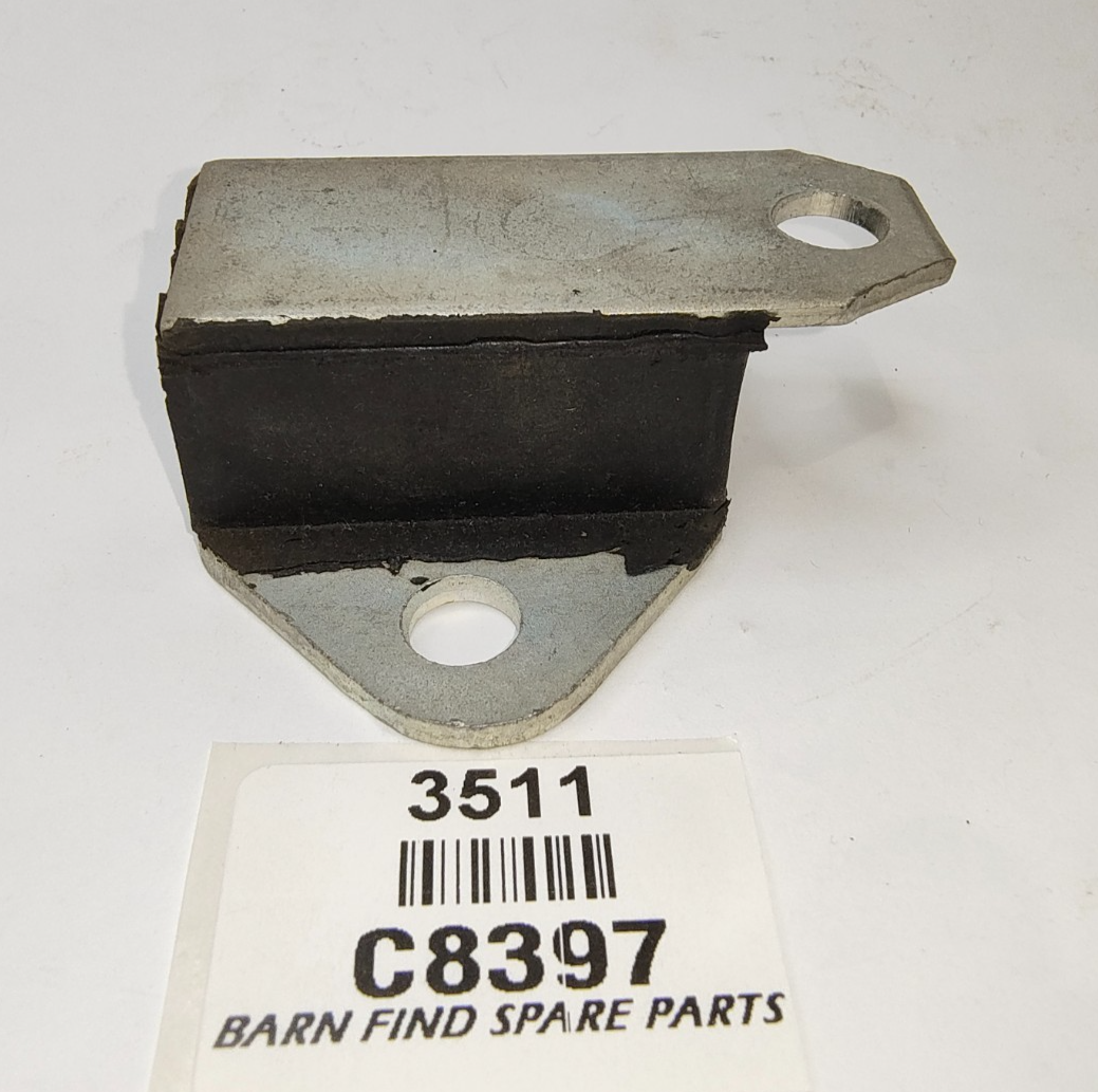 Exhaust mount New Old Stock C8397 Suits various Daimler Jaguar & others3