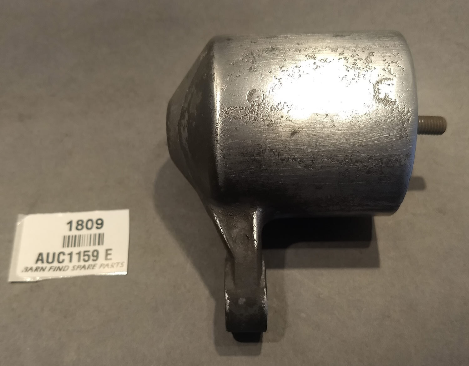 SU Carburettor Float Bowl - (Left Hand Short), 2. 5/16" Diameter AUC1159 E1