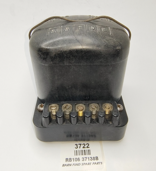 LUCAS Original vintage used RB106-1 37138B 12 Volt Regulator/Control Box0
