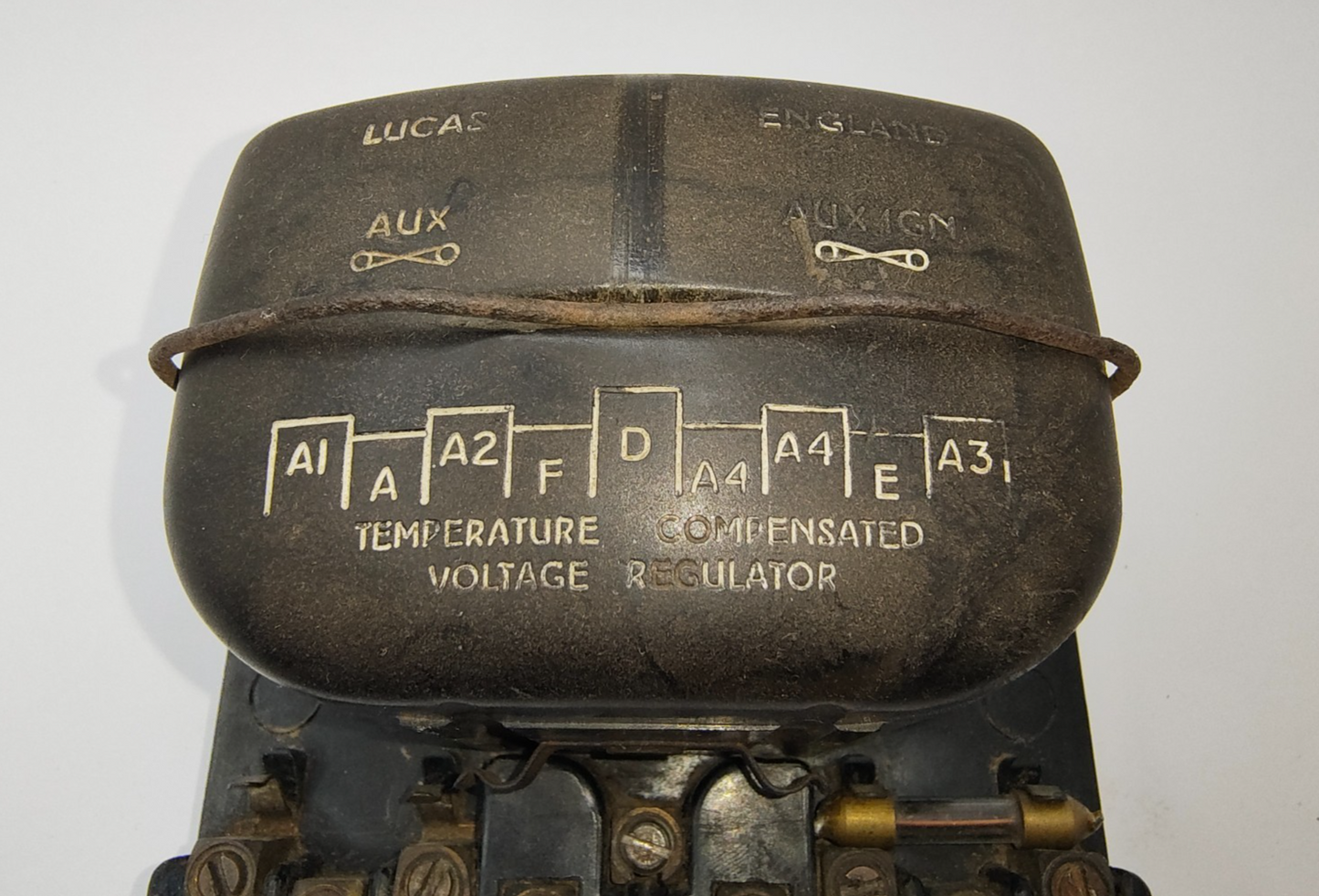 ORIGINAL Used LUCAS RF95/2 L 12V Voltage Regulator 370570 Date Stamped 11 481
