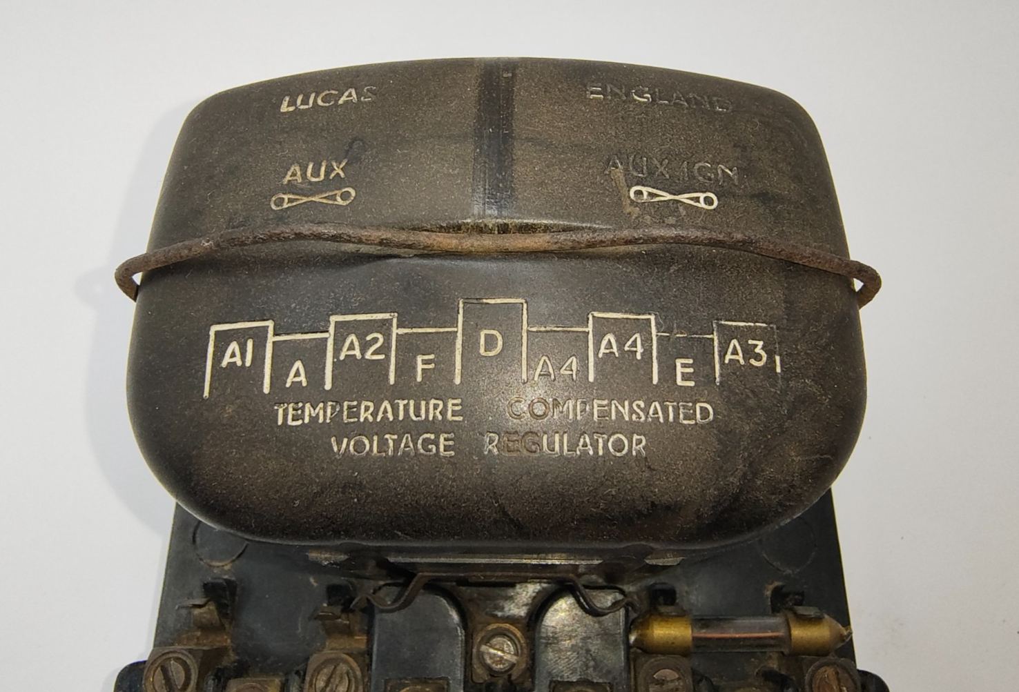 ORIGINAL Used LUCAS RF95/2 L 12V Voltage Regulator 370570 Date Stamped 11 481