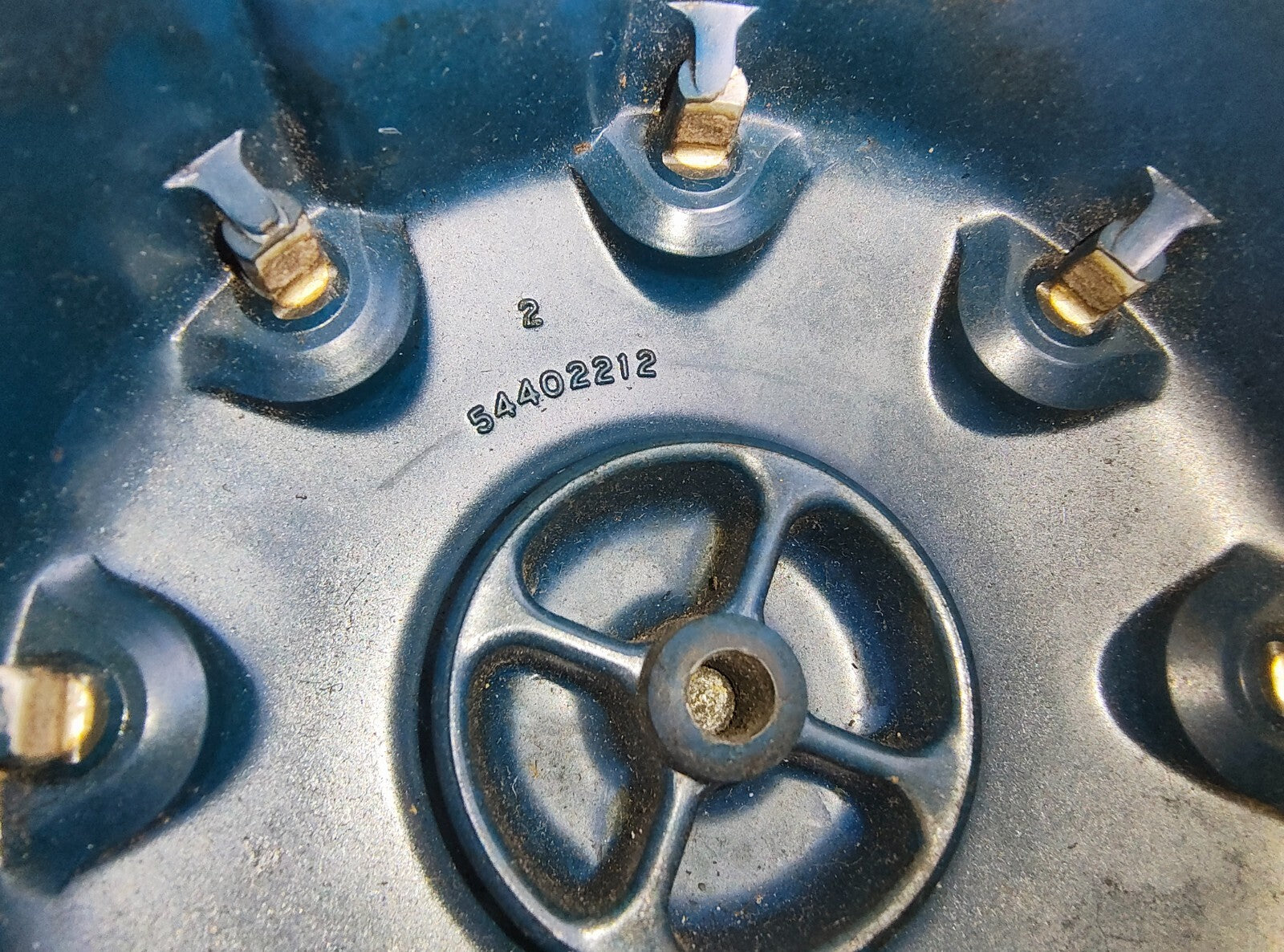 Lucas top entry distributor cap 8 cylinder Blue/green. 54402212 Used4