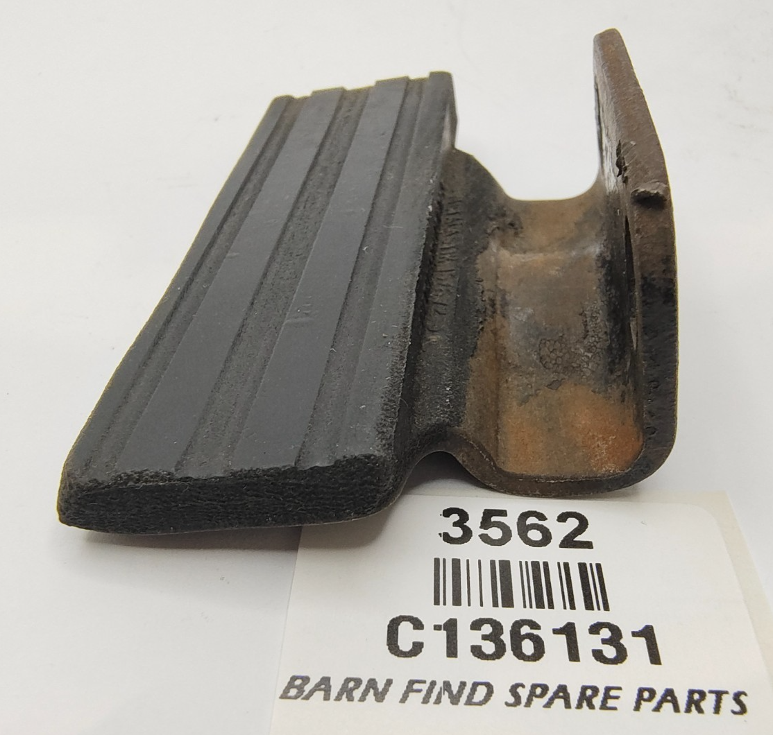 Original Jaguar timing chain damper  Used C136131 Suits Jaguar 3.4 & 3.8 Engines2