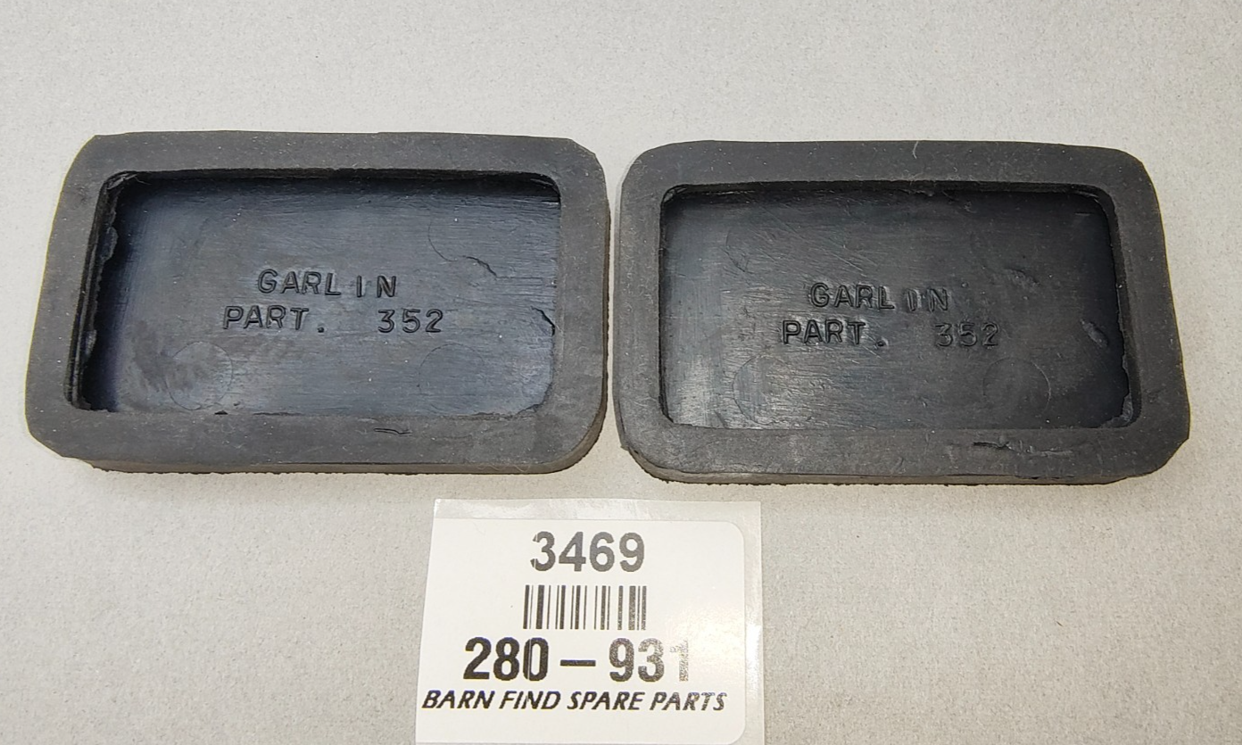 Pedal Rubber Pads Pair New Old Stock 280-931 with Austin Healey emblem Logo1