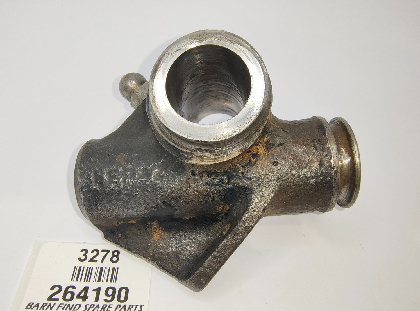 MG Original Used Cast iron FRONT SUSPENION UPPER SWIVEL LINK Left  Top 2641903
