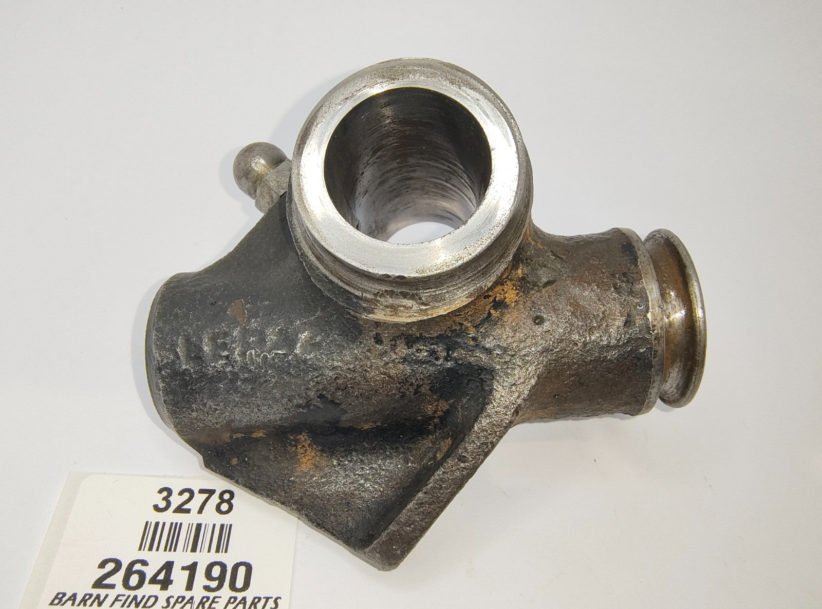 MG Original Used Cast iron FRONT SUSPENION UPPER SWIVEL LINK Left  Top 2641903